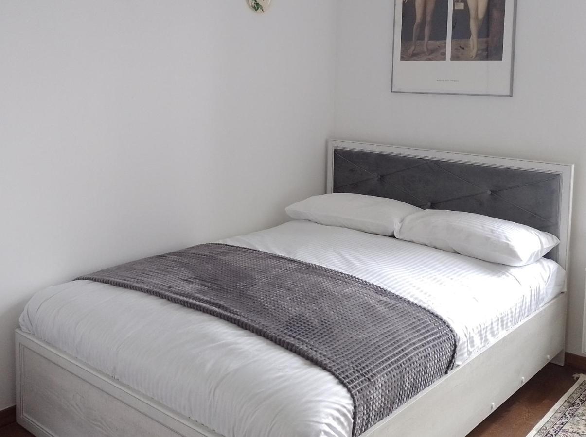 Premium Class Apartment, Free Parking, Maximum 5 Guests, 2 Bedrooms, 3 Beds Riga Ngoại thất bức ảnh